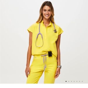 FIGS- Lifesaver yellow Rafaela
Scrub top and High Waisted Zamora Joggers
